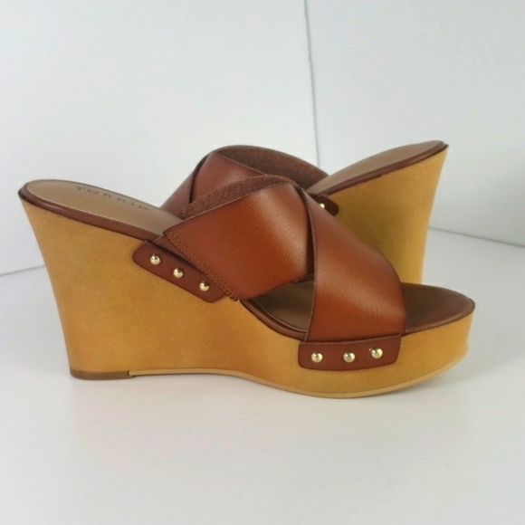 Torrid Faux Wood Platform Wedge. Plus size 10WW - Picture 5 of 11